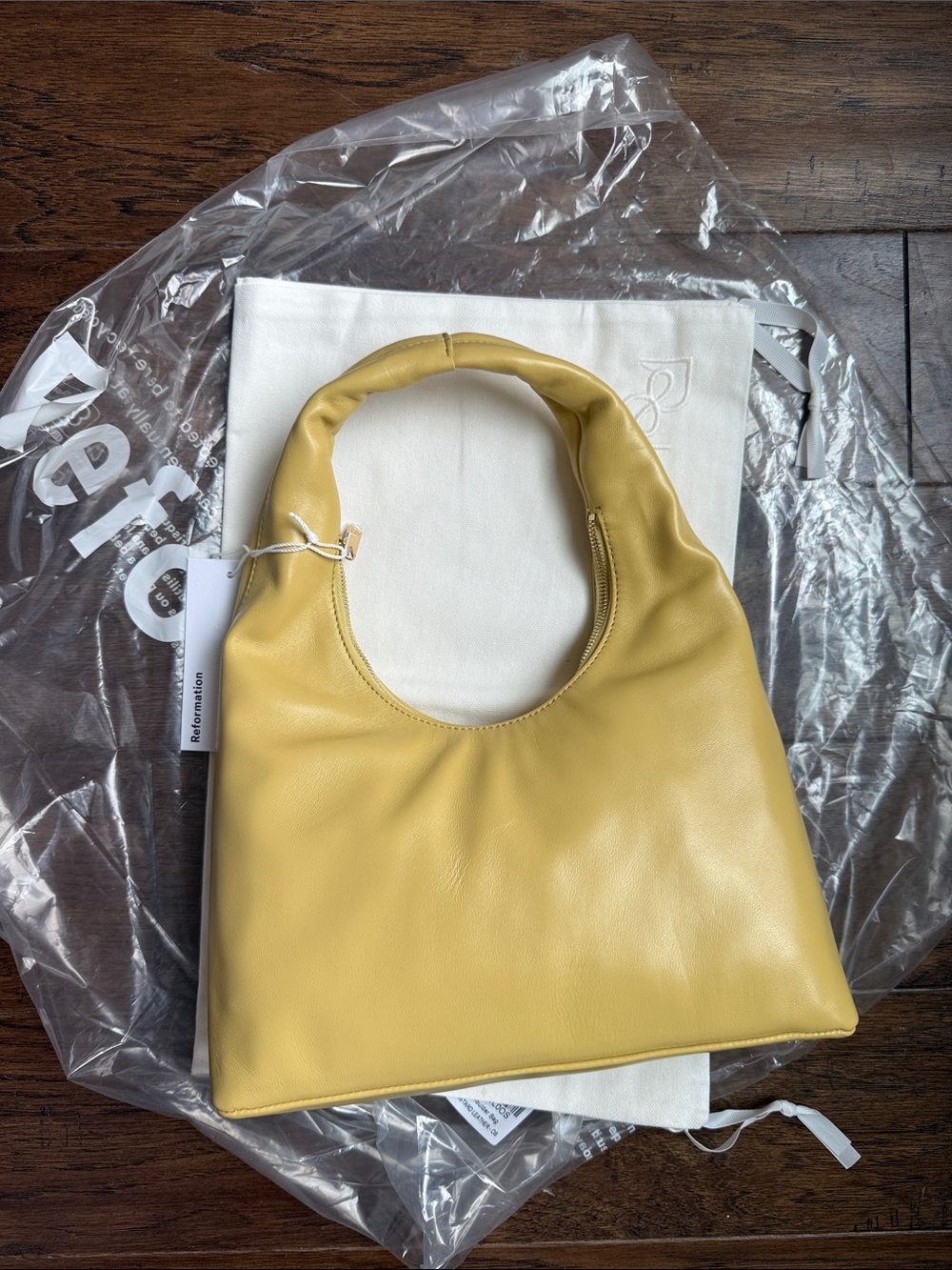 reformation willow shoulder bag - Picture 3 of 3